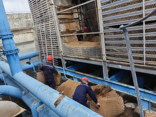 玻璃鋼冷卻塔要定期做好以下幾項維護保養工作,橫流式玻璃鋼冷卻塔